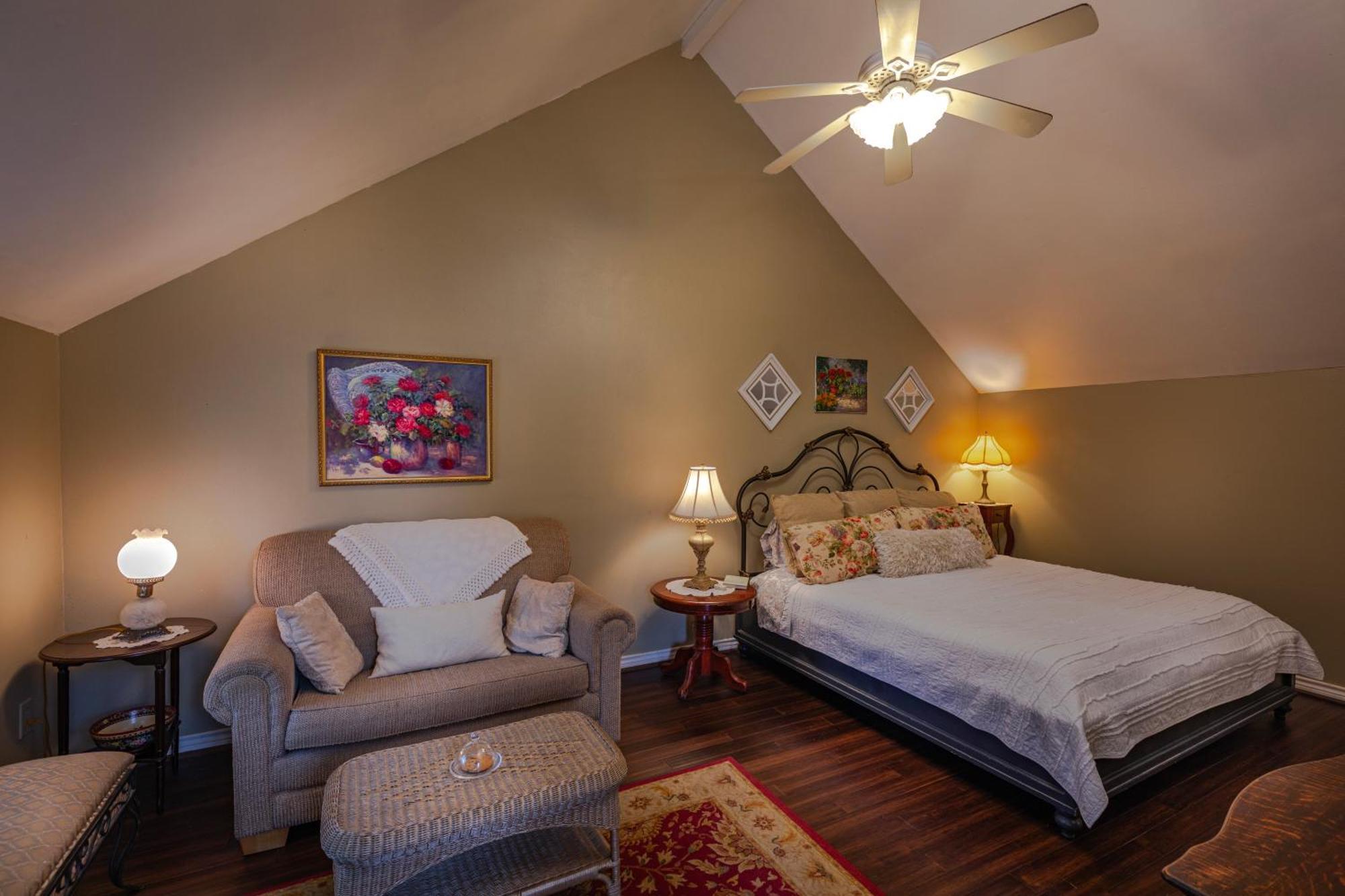 Bed And Breakfast On White Rock Creek Waco Exteriör bild